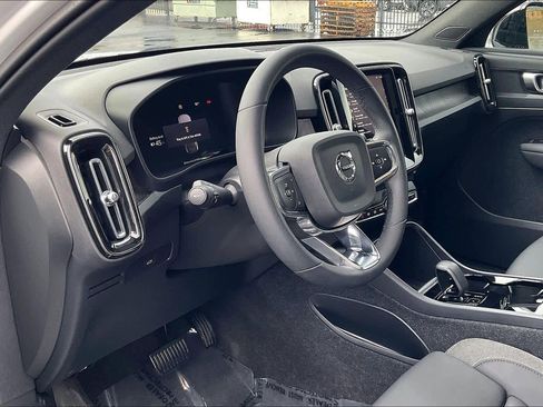 Used 2023 Volvo C40 Recharge Core w/ Climate Package image 17