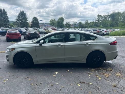 Used 2019 Ford Fusion SE w/ Equipment Group 151A FWD image 6