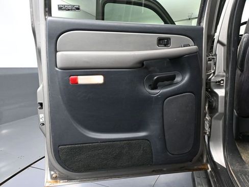 Used 2002 Chevrolet Suburban LS image 30