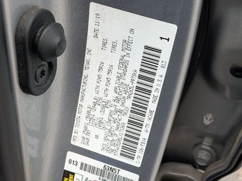 Used 2020 Toyota Tacoma SR w/ SR Convenience Package RWD image 15