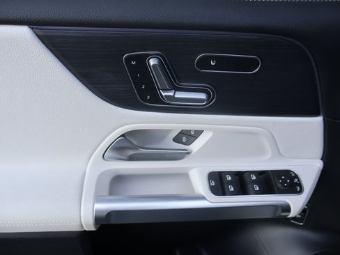 Certified 2021 Mercedes-Benz GLB 250 image 14