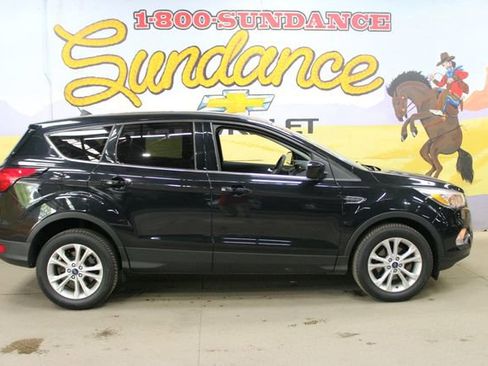 Used 2019 Ford Escape SE w/ Ford Safe & Smart Package FWD image 1