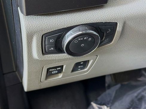 Used 2016 Ford F150 XLT w/ Equipment Group 302A Luxury image 27