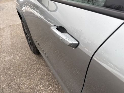 Used 2025 Chevrolet Traverse Z71 w/ Driver Confidence Package image 51