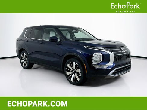 Used 2025 Mitsubishi Outlander SE AWD/4WD image 1