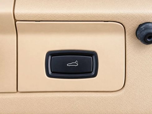 Used 2010 Porsche Panamera S RWD image 18