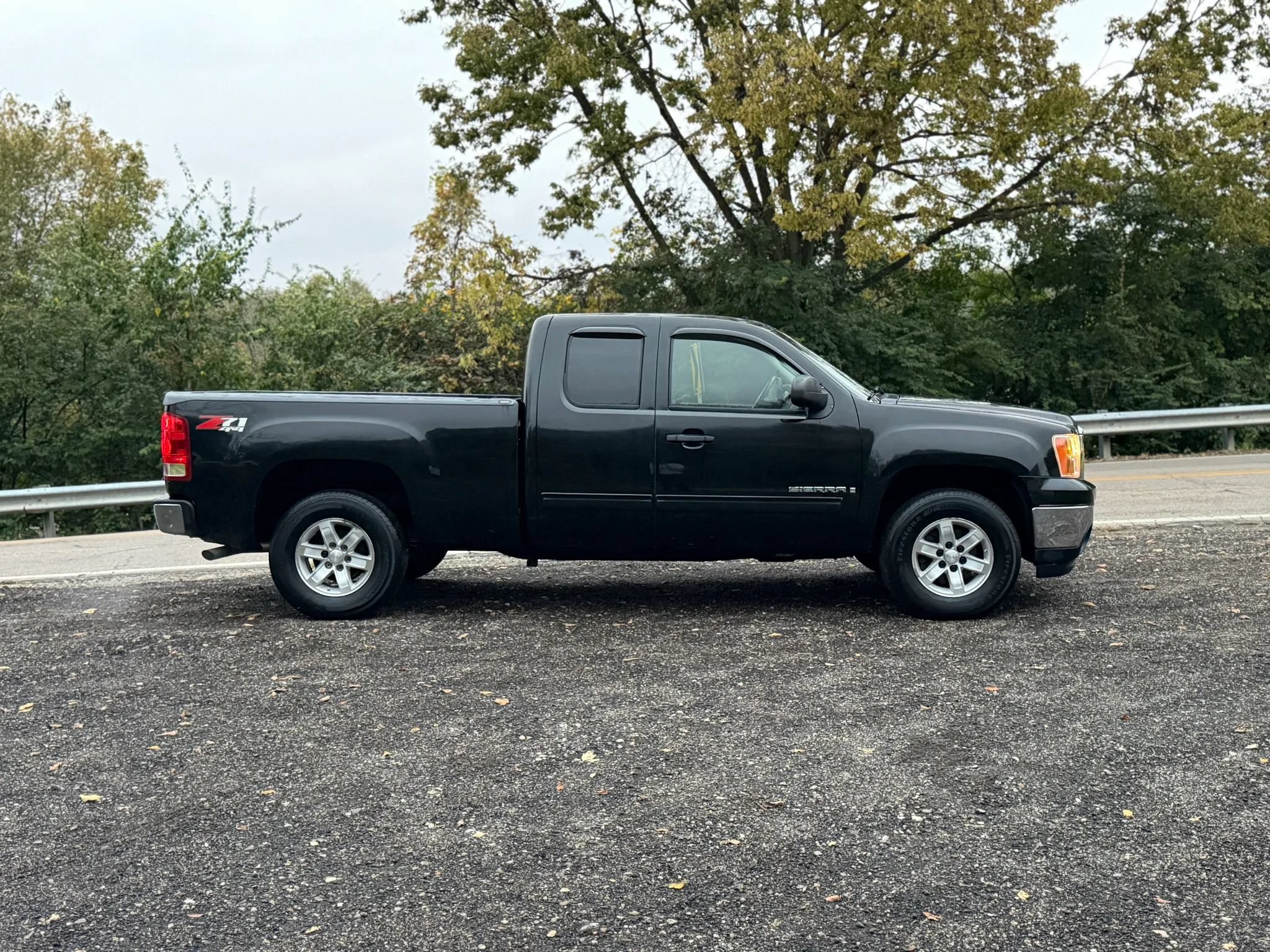 Used 2008 GMC Sierra 1500 SLE w/ Power Pack Plus AWD/4WD image 4