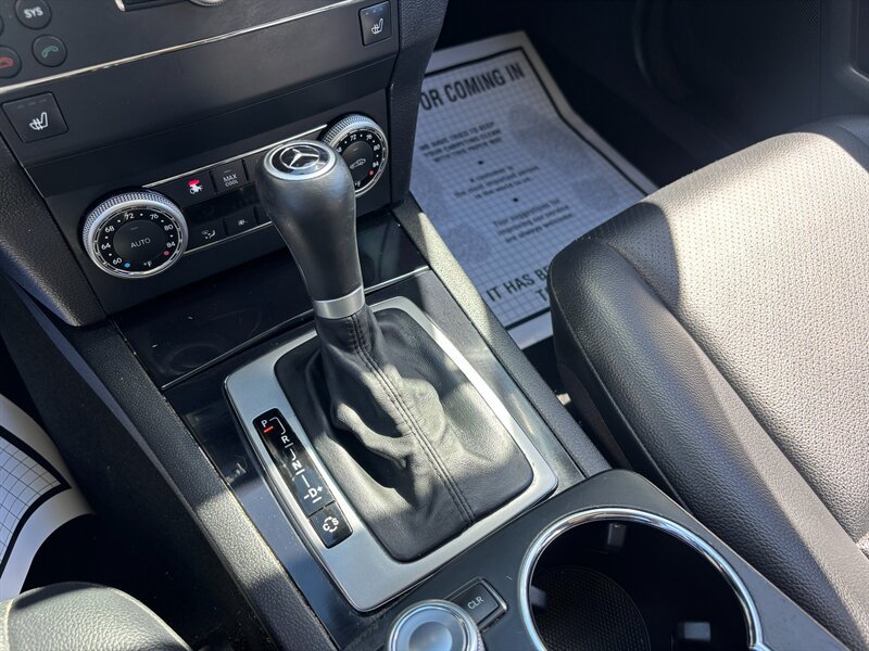 Used 2010 Mercedes-Benz GLK 350 2WD image 15
