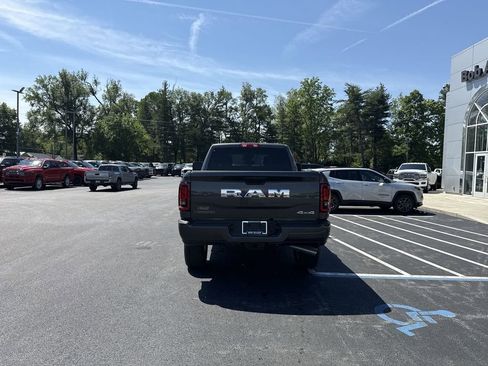 New 2026 RAM 2500 Big Horn AWD/4WD image 18