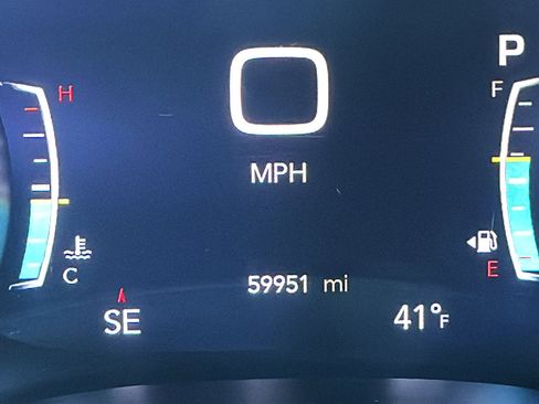 Used 2023 Chrysler Pacifica Touring-L image 30