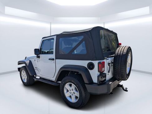 Used 2018 Jeep Wrangler Sport image 5