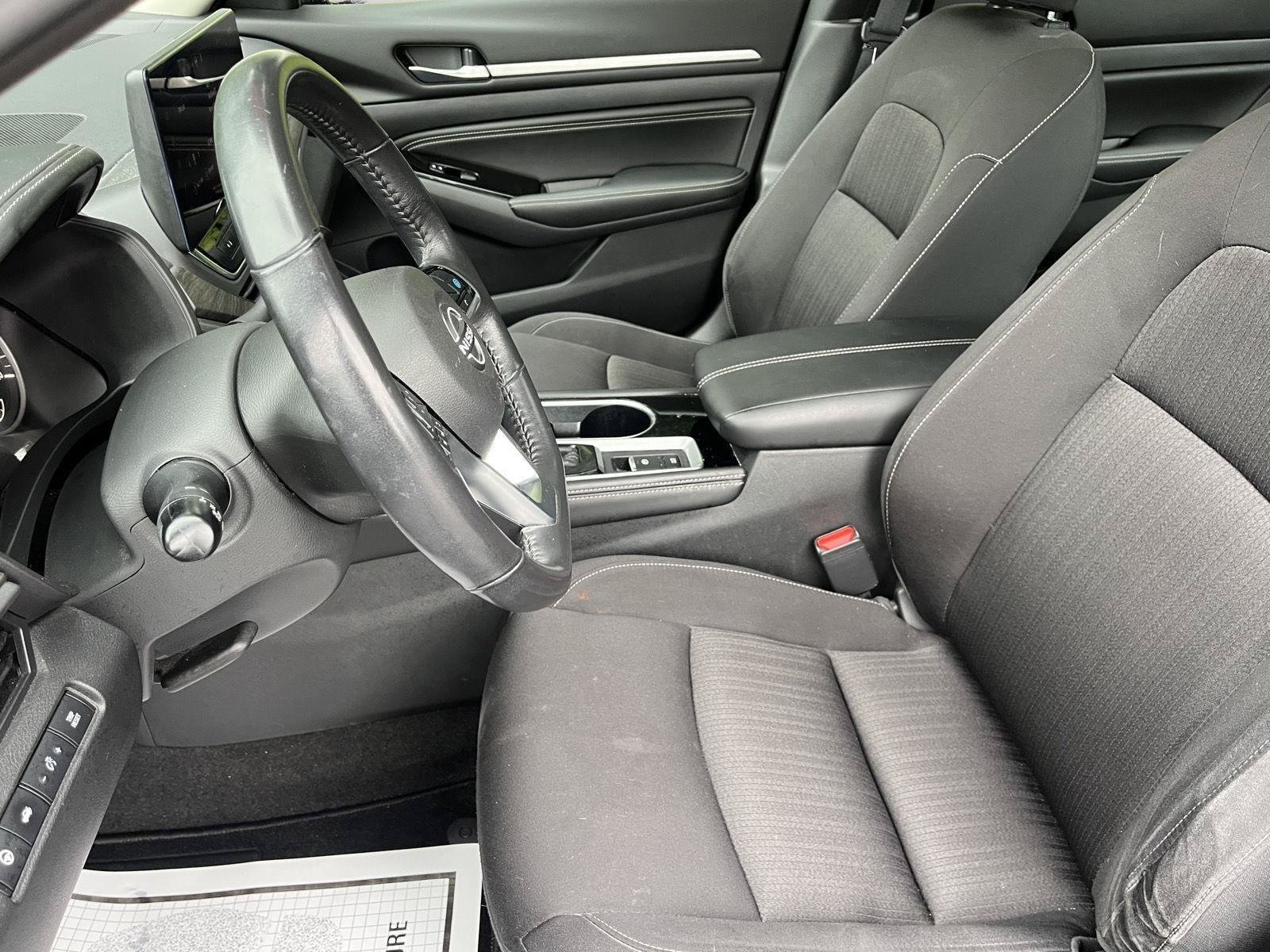 Used 2023 Nissan Altima 2.5 SV w/ SV Premium Package AWD/4WD image 21