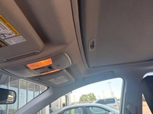 Used 2016 Toyota RAV4 XLE FWD image 17