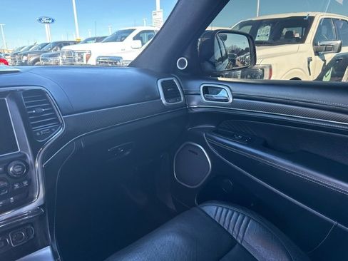Used 2018 Jeep Grand Cherokee SRT image 14