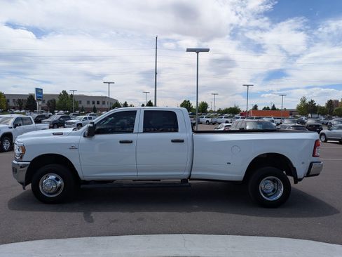Used 2024 RAM 3500 Tradesman w/ Chrome Appearance Group AWD/4WD image 9