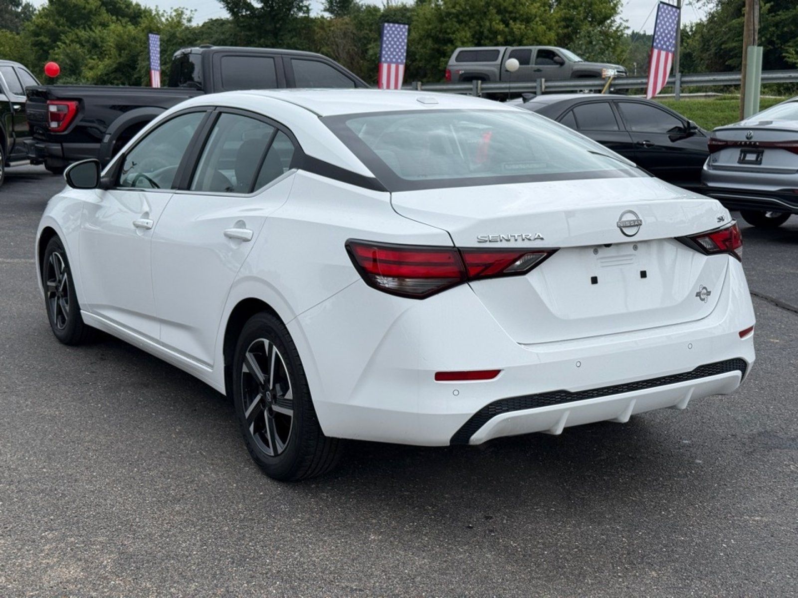 Used 2024 Nissan Sentra SV FWD image 6