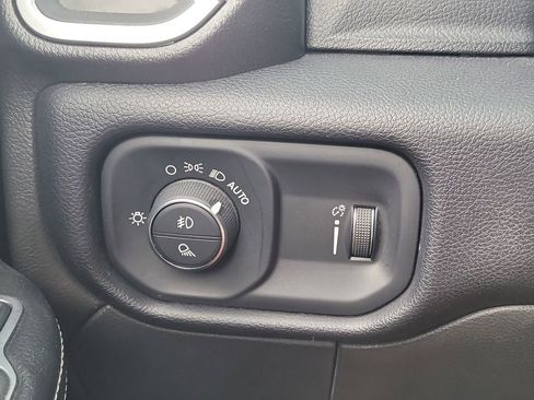 Used 2024 RAM 2500 Big Horn AWD/4WD image 27