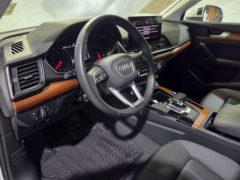 Used 2023 Audi Q5 2.0T Premium w/ Convenience Package AWD/4WD image 5