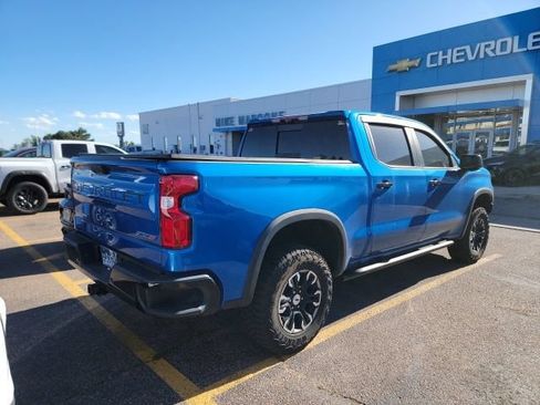 Used 2022 Chevrolet Silverado 1500 ZR2 w/ Technology Package AWD/4WD image 4