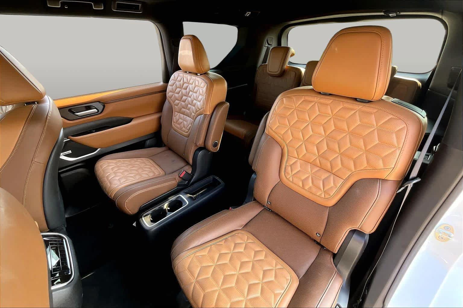 Used 2025 Nissan Armada Platinum Reserve RWD image 19