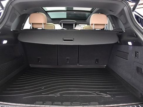 Certified 2025 Porsche Cayenne AWD/4WD image 55