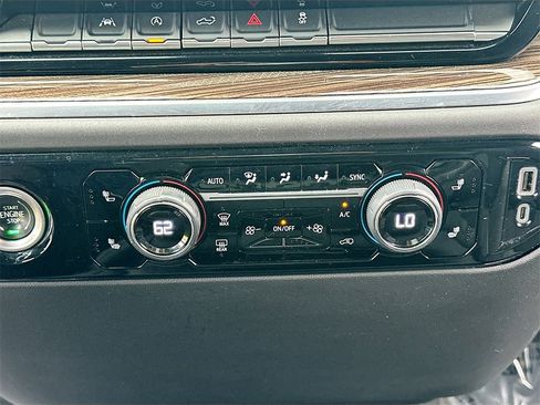 Used 2022 Chevrolet Silverado 1500 LT image 15