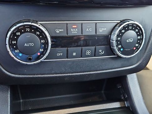 Certified 2018 Mercedes-Benz GLE 350 4MATIC w/ Premium 2 Package image 27