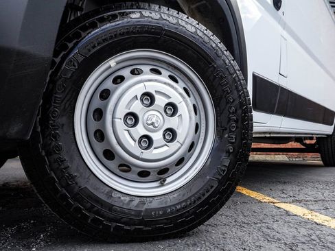 Used 2025 RAM ProMaster 2500 w/ Convenience Group image 5