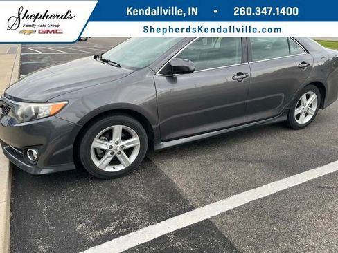 Used 2012 Toyota Camry SE FWD image 1