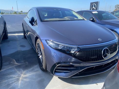 Used 2023 Mercedes-Benz EQS 580 4MATIC Sedan image 2