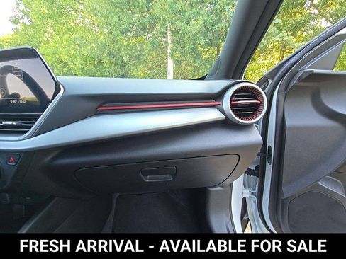 Used 2026 Chevrolet Trax RS FWD image 10