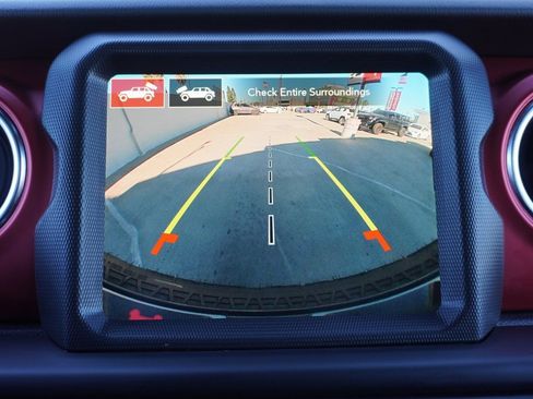 Used 2022 Jeep Wrangler Unlimited Rubicon w/ Steel Bumper Group image 17