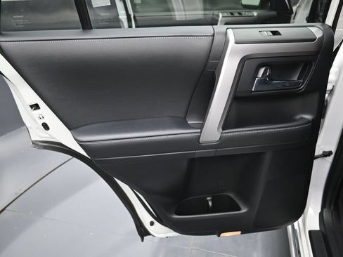 Used 2024 Toyota 4Runner Limited AWD/4WD image 32