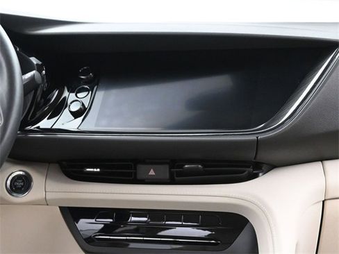 Certified 2022 Buick Envision Essence w/ Safety Package image 26