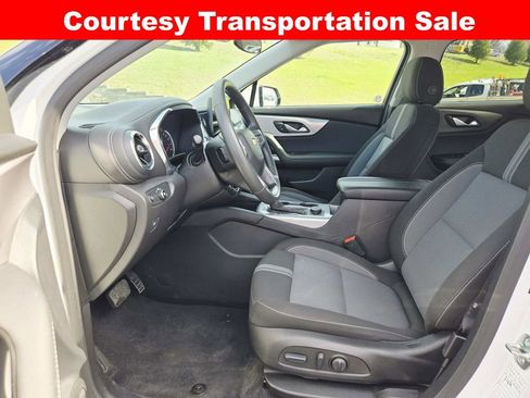 Used 2025 Chevrolet Blazer LT AWD/4WD image 11