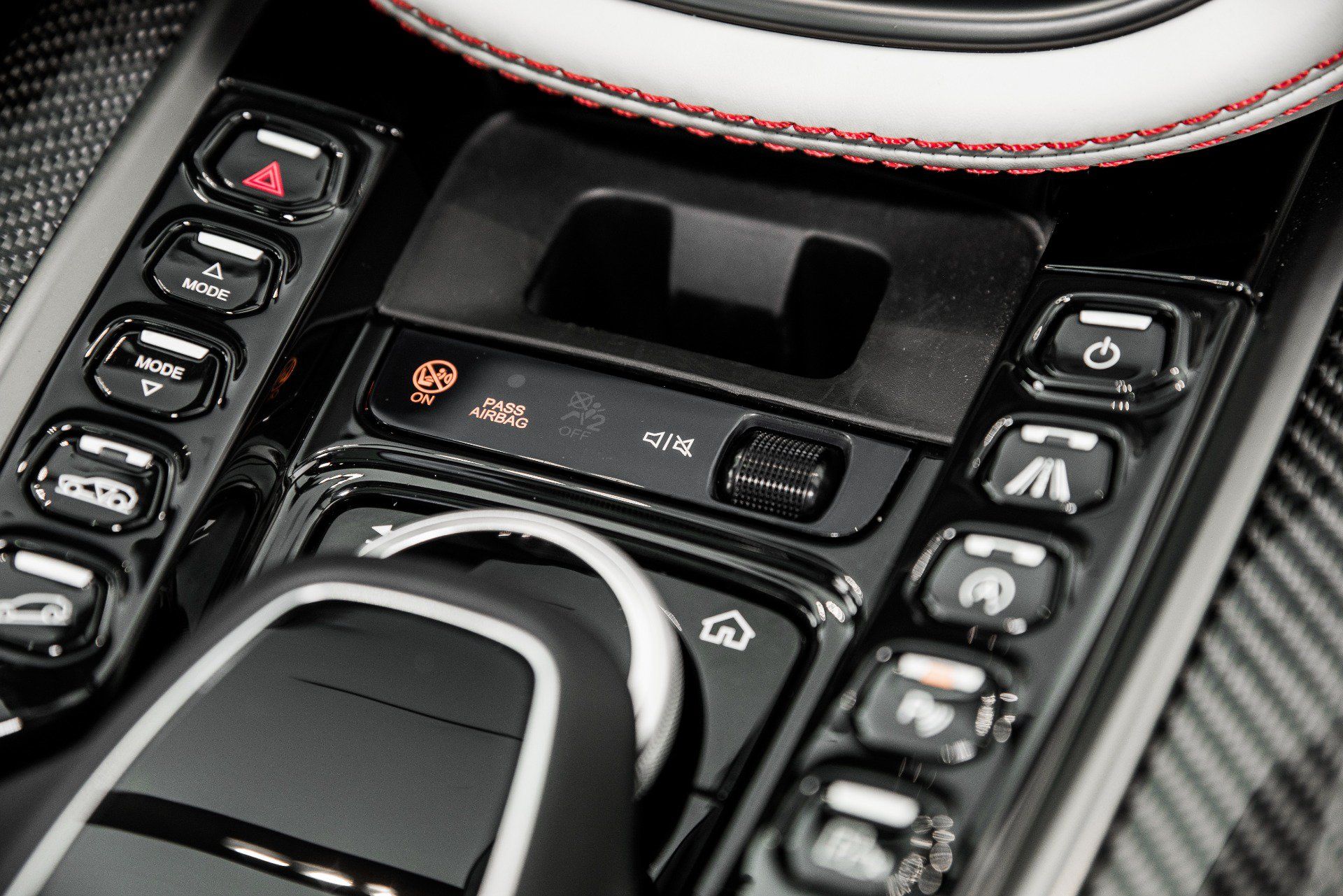 Used 2022 Aston Martin DBX AWD/4WD image 33