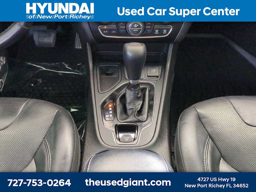 Used 2019 Jeep Cherokee Limited FWD image 21