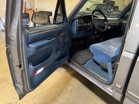 Used 1995 Ford F150 4x4 Regular Cab image 36