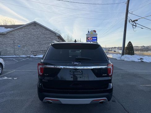 Used 2016 Ford Explorer XLT w/ Equipment Group 202A image 6
