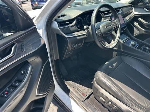 Used 2021 Jeep Grand Cherokee L Limited AWD/4WD image 10