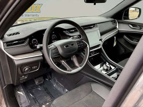 New 2026 Jeep Grand Cherokee L 4WD image 7