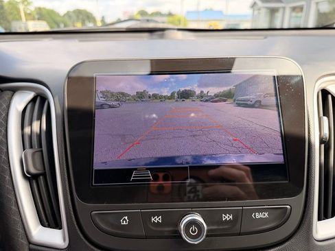 Used 2023 Chevrolet Malibu LT FWD image 19