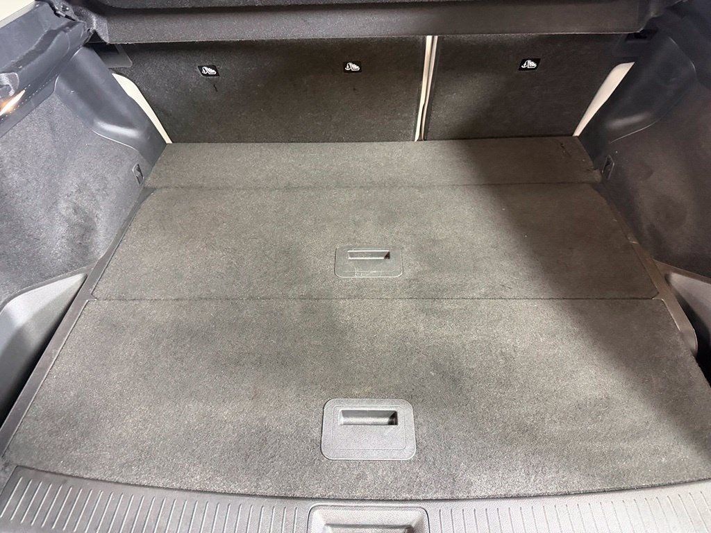 Used 2024 Nissan Ariya AWD image 18