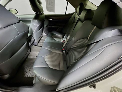 Certified 2019 Toyota Camry SE image 21
