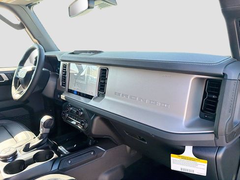 Used 2026 Ford Bronco Outer Banks AWD/4WD image 34