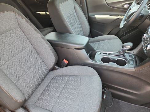 Used 2024 Chevrolet Equinox LT AWD/4WD image 14