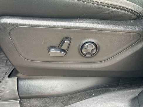 Used 2020 RAM 1500 Big Horn AWD/4WD image 20