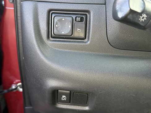 Used 2018 Nissan Versa SV image 18