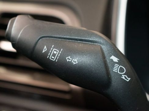 Used 2018 Ford Fusion SE w/ Fusion SE Technology Package FWD image 24