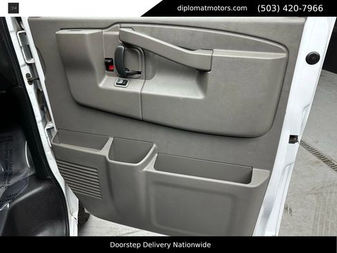 Used 2017 Chevrolet Express 2500 LS image 28